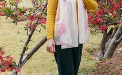 女性乳液开襟狂飙